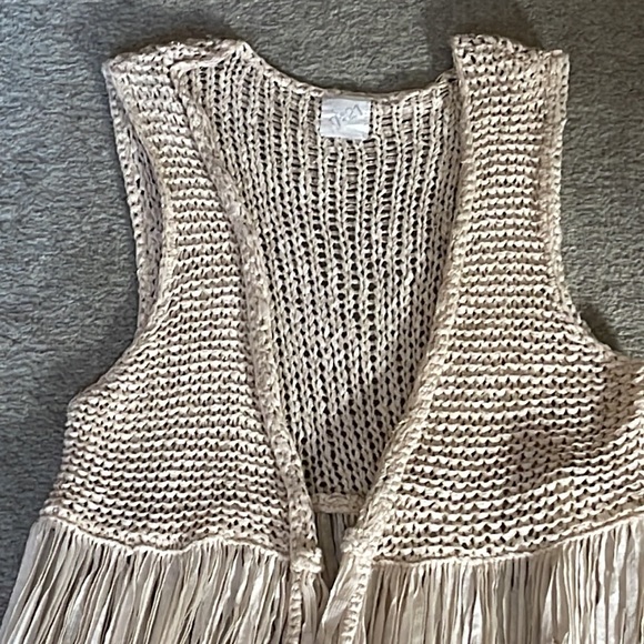 Crochet fringe vest size S - Picture 2 of 8